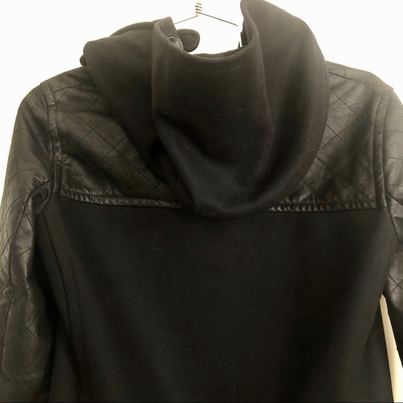 Theory Wool Coat with leather sleeves - Picture 8 of 11